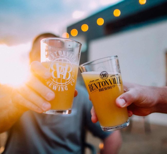 bentonville-brewing-cheers